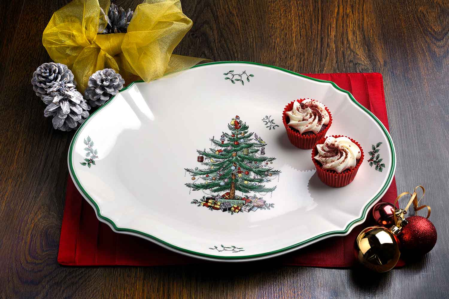 Christmas Tree Oval Platter image number null